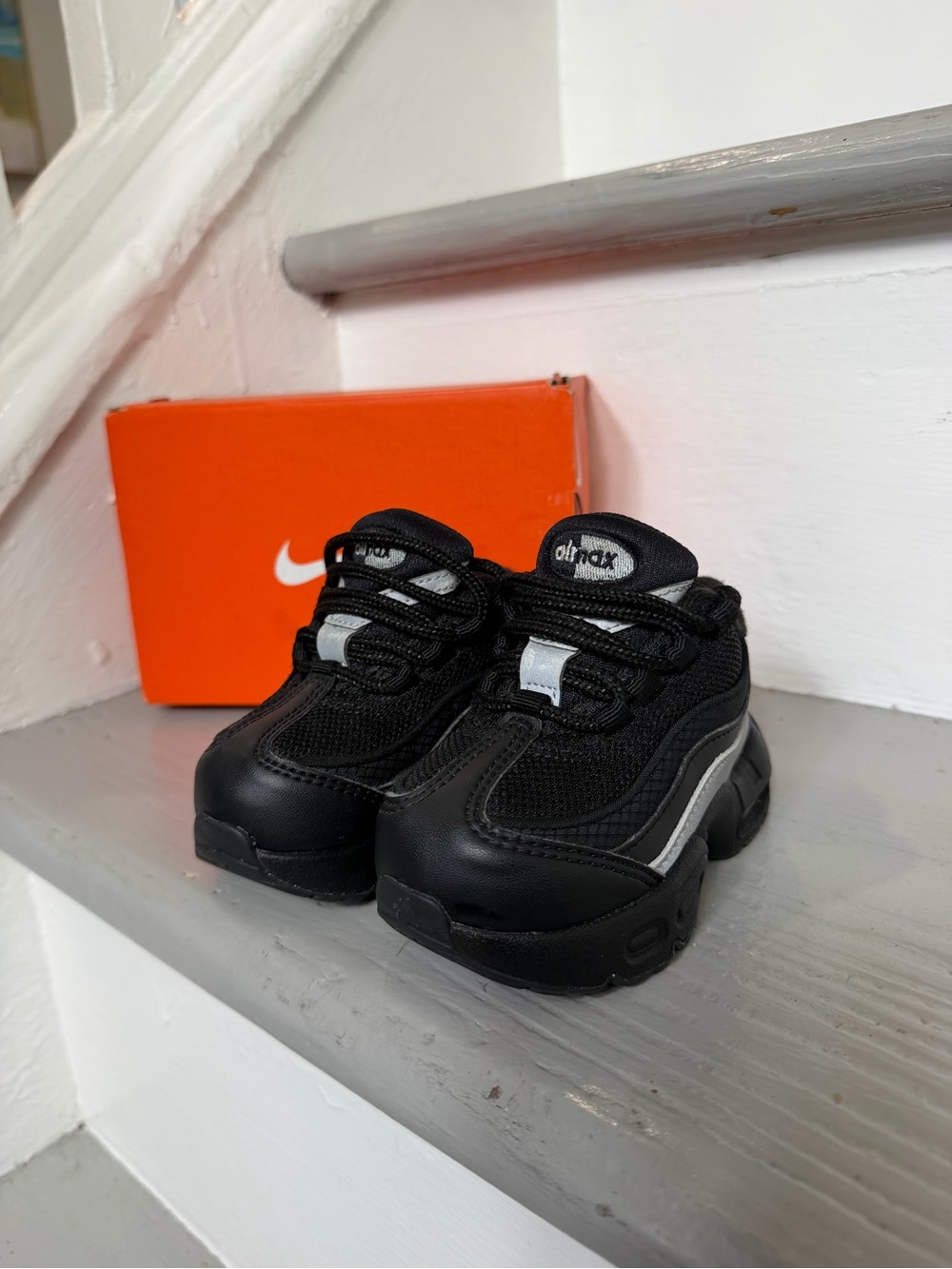 Nike Black and Silver Air Max Size 5C